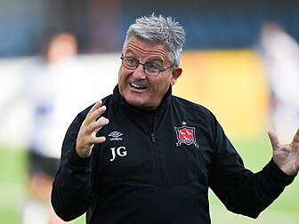 John Gill leaves troubled Dund...